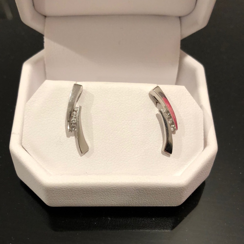 White gold earrings